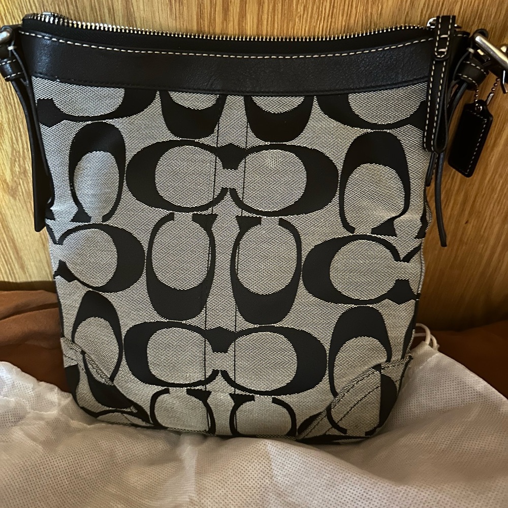 Coach Black and Cream Crossbody Bag 2008 - Picture 7 of 7